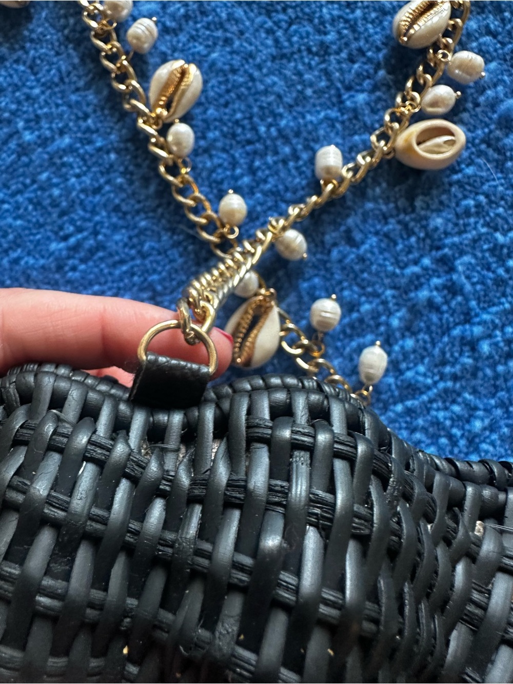 Black Woven Shell Crossbody Bag with Gold Shell-Accent Chain - Picture 3 of 7